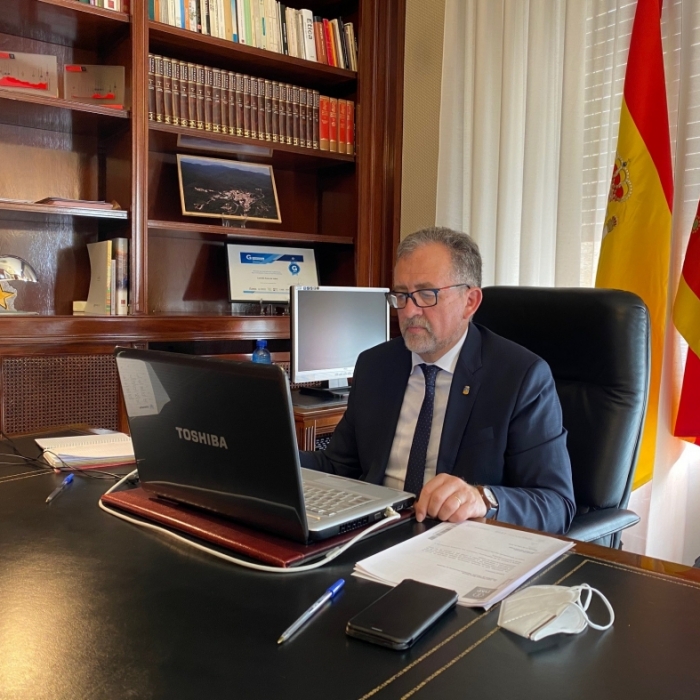 La Diputación de Castellón cierra la Piscina Provincial y suspende el Bibliobús para poner freno a la pandemia