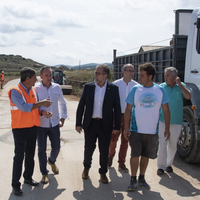 Martí visita las obras de mejora de la seguridad vial de la CV-240 que conecta El Toro con Teruel