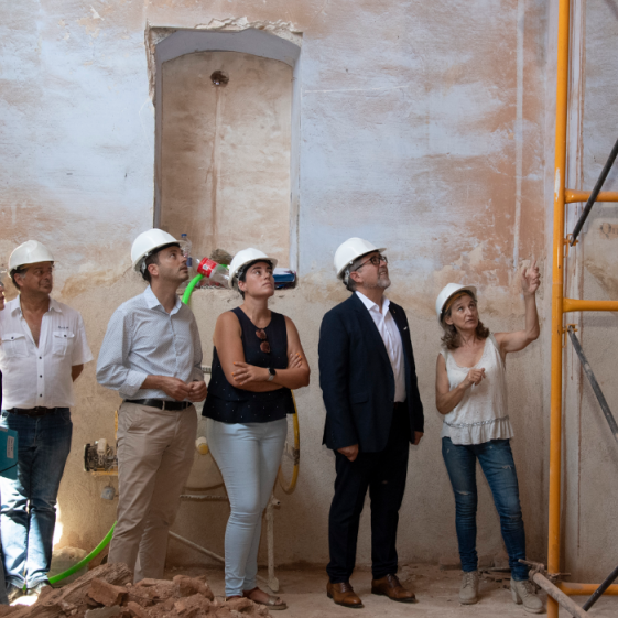 El presidente Martí visita las obras de recuperación de la Vieja Iglesia del Replà de les Alqueries