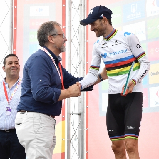 José Martí muestra su disposición a seguir apoyando a La Vuelta Ciclista a España