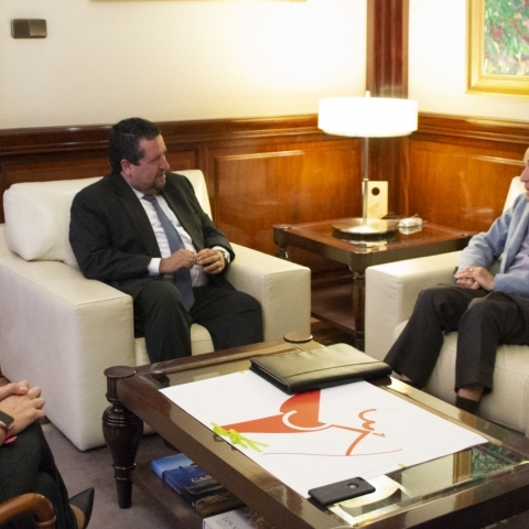 Moliner se reúne con el presidente provincial de AECC, Carlos Camahort