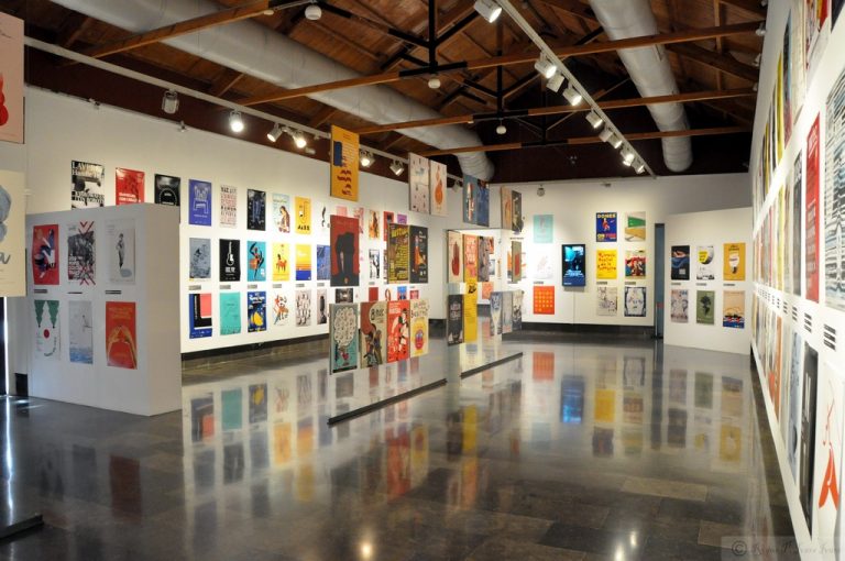 El Consorci de Museus reivindica el disseny valencià a través de més de 600 cartells a la Llotja del Peix