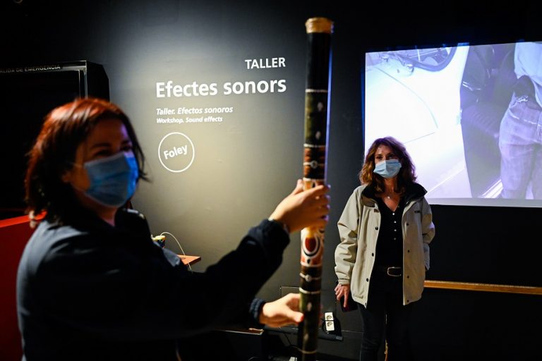 El taller ‘Efectos sonoros’ del Museu de les Ciències invita al público a recrear más de 20 sonidos del cine con objetos cotidianos