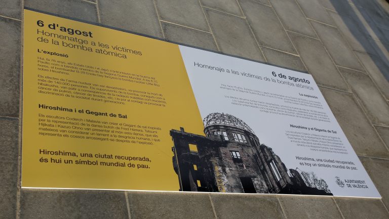 L’Ajuntament ret homenatge a les víctimes d’Hiroshima en el 76 aniversari del llançament de la bomba atòmica