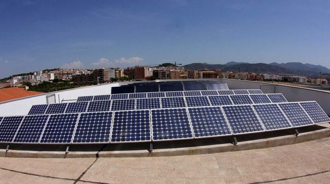 L'Ajuntament agilitza els tràmits per a facilitar la instal·lació de plaques fotovoltaiques en els vivendes