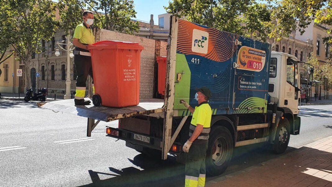 Adjudicada la instal·lació de 300 contenidors per reciclar l’oli domèstic als carrers de tots els barris i pobles
