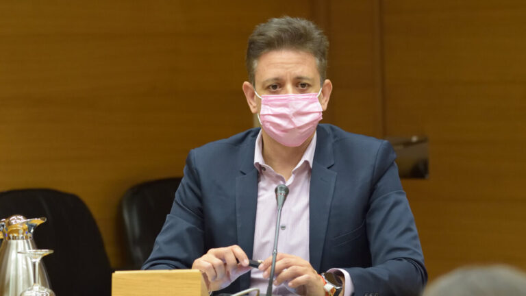 El TSJCV condena a Barceló a entregar al PP la documentación que negó sobre la vacunación irregular