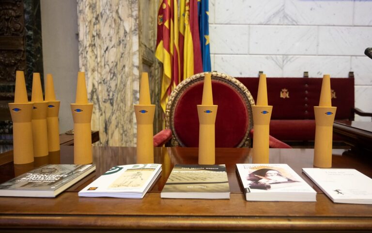 Els jurats dels premis literaris ‘‘Ciutat de València’’ decidixen les obres guanyadores de la seua 39 edició