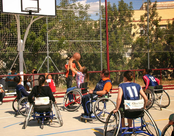 La Diputación conciencia a niños y jóvenes del Baix Maestrat de las oportunidades del deporte para personas con discapacidad