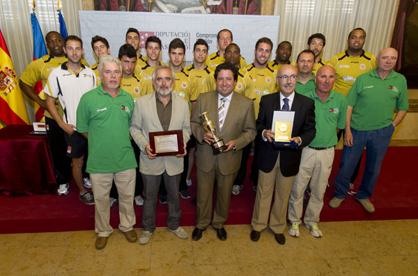La Diputación impulsa la labor deportiva del Club Atletismo Playas de Castellón con una ampliación de 98.000 euros de ayudas