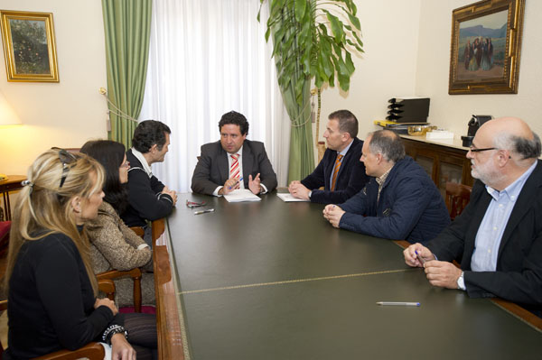 La Diputación inicia los trámites para el pago a los trabajadores de la parte proporcional de la paga extra pendiente de 2012