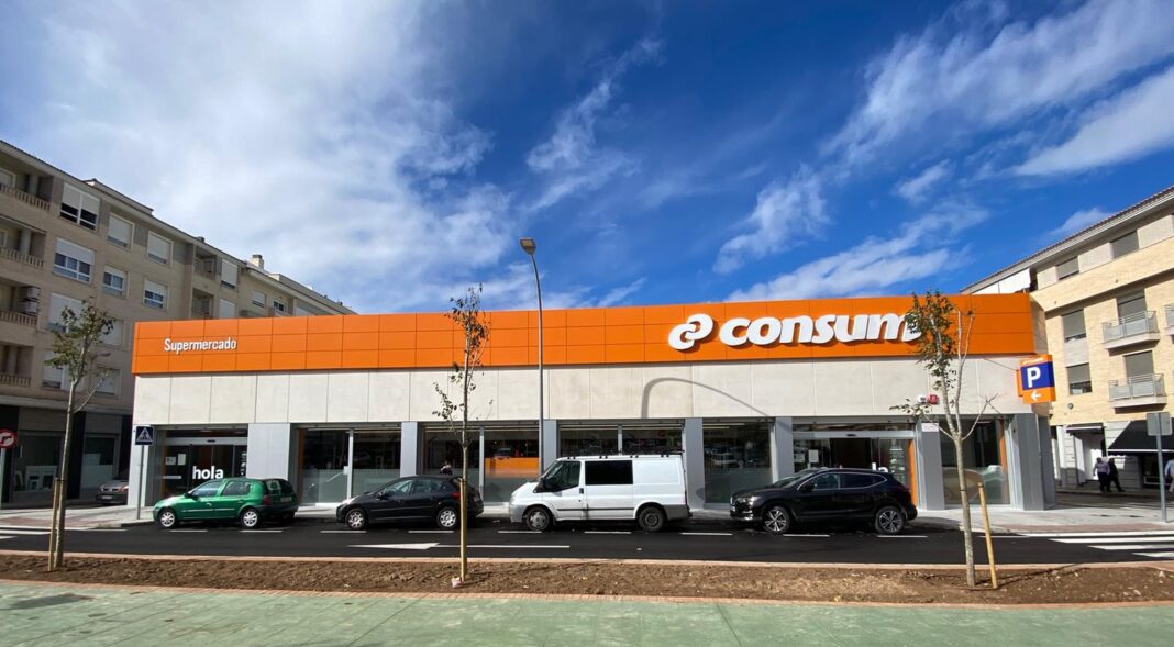 Consum prosigue su expansión por Alicante y abre su cuarto supermercado del año en Petrer
