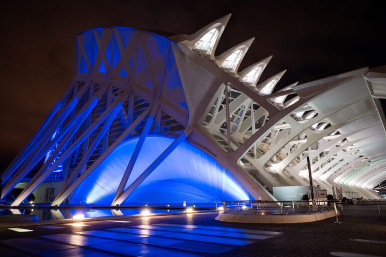 La Ciutat de les Arts i les Ciències se ilumina esta noche de azul por el Día Mundial de la Diabetes