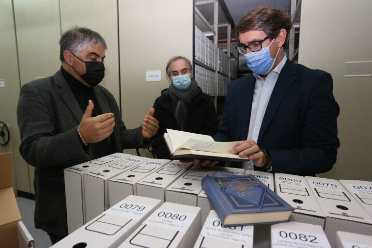 La Diputación de Alicante recibe los fondos del archivo del Sanatorio de Fontilles para su custodia y difusión