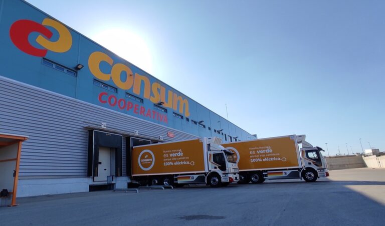 Consum inicia el transporte 100% eléctrico con dos camiones  para el reparto a tiendas de Murcia, Alicante y Andalucía