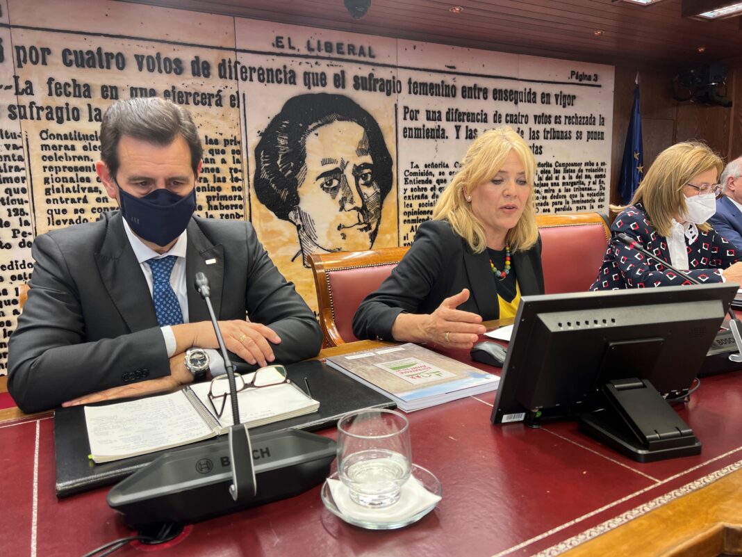 El Consell traslada al Senado las políticas pioneras de la Generalitat para frenar la despoblación, como la lucha contra la exclusión financiera y el programa Itinerant