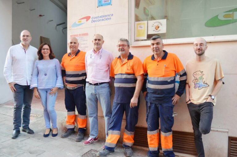 El Ayuntamiento y UTE Alicante donan más de 500 kilos de libros recogidos en el ecopunto