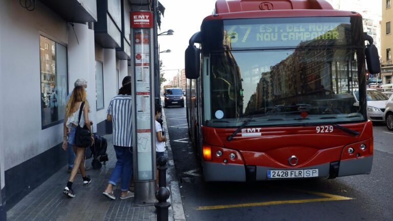 La Generalitat Valenciana financiará el 50% de la gratuidad para menores de 30 en autobuses de los municipios que la apliquen