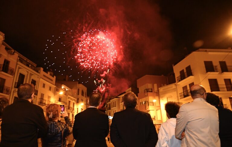 La Diputación de Castellón conmemora el 9 de octubre con el disparo simultáneo de cinco castillos