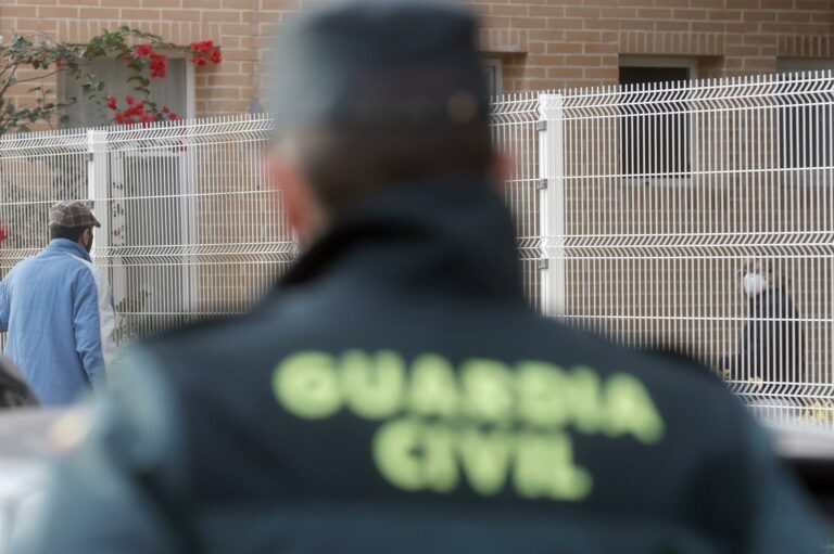 Detenido un joven de 20 años por el asesinato de otro de 72 en Albalat de la Ribera