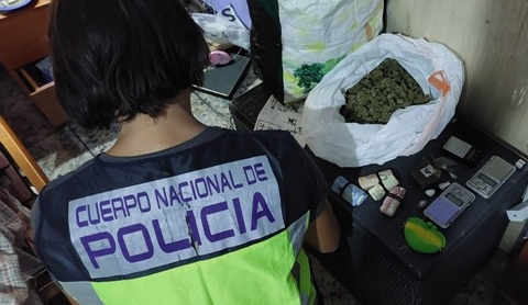 Detenidas dos personas por tráfico de drogas y desmantelado un punto negro de venta en Valencia
