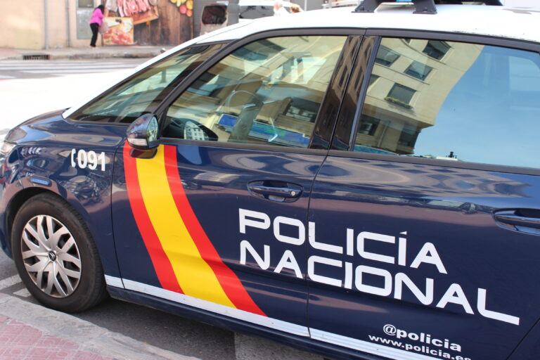 Detenido el propietario de un locutorio de València tras apropiarse del dinero que enviaban clientes a familiares
